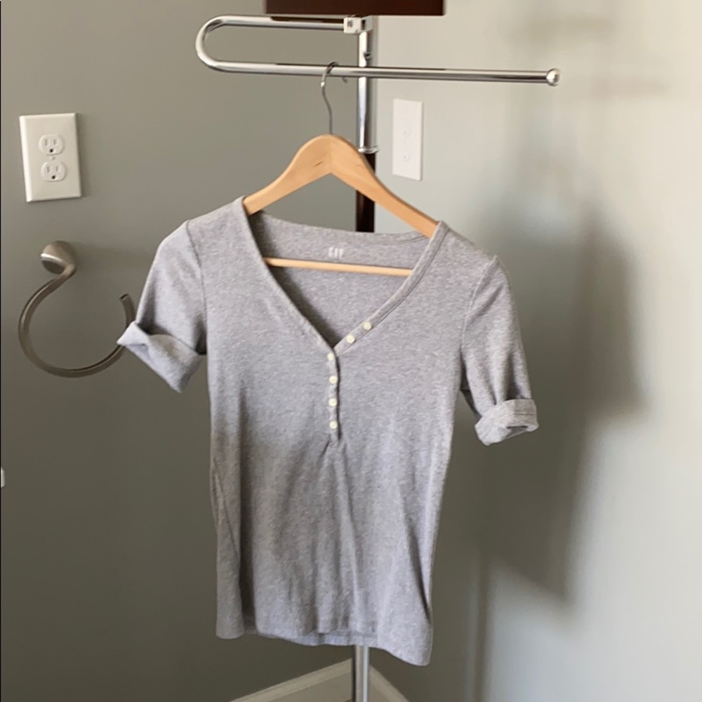 GAP Gray button t shirt